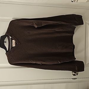 Penguin 100% lambswool v-neck sweater